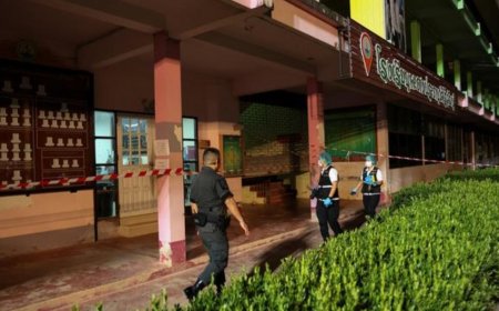 थाईलैंड में स्कूल में हुई गोलीबारी में एक शिक्षक की मौत हो गई।