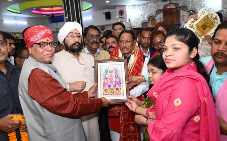 मुख्यमंत्री विष्णुदेव साय ने महालक्ष्मी मंदिर में की पूजा-अर्चना, प्रदेशवासियों की सुख-समृद्धि कामना की