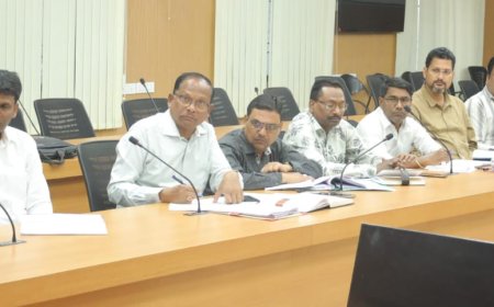 समय-सीमा में कार्य पूर्ण कराने के साथ भुगतान करना सुनिश्चित करें एजेंसी...कलेक्टर ने निर्माण एजेंसी की बैठक लेकर की कार्यों के प्रगति की समीक्षा...पीएमजनमन के कार्यां को मार्च तक पूर्ण करने के निर्देश...निर्माण कार्यों में गुणवत्ता का ध्यान रखने और साइट का विजिट करने के दिए निर्देश