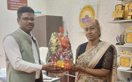 नव नियुक्त प्राचार्य सुषमा तिवारी से अधिवक्ता योगेश मुदलियार की शिष्टाचार भेंट, दी शुभकामनाएं