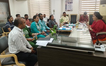 प्रधानमंत्री आवास योजना परिसरों में अधिकारियों का निरीक्षण...रहवासियों की समस्याओं का होगा त्वरित निराकरण - मीनल चौबे