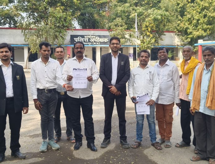 ग्रामीण सड़क निर्माण और नशाखोरी पर कार्रवाई की मांग, शिवसेना ने सौंपा ज्ञापन