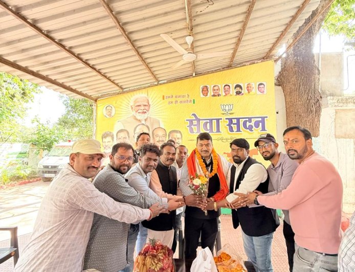 भाजपा अनुसूचित जाति मोर्चा के राजू सोनकर ने बेलतरा विधायक कार्यालय पहुंचकर जताया आभार