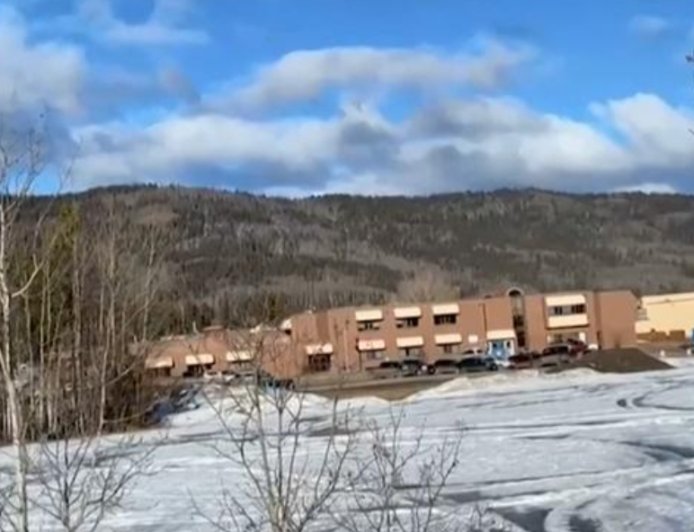 कनाडा में स्कूल में गोलीबारी: उत्तरपूर्वी ब्रिटिश कोलंबिया में हमलावर समेत कम से कम 10 लोग मारे गए