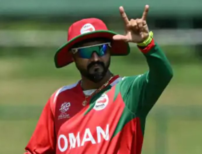 टी-20 वर्ल्डकप, कुसल मेंडिस का अर्धशतक:पवन रत्नायके 60 रन बनाकर आउट, श्रीलंका के 3 विकेट गिरे; ओमान ने टॉस जीतकर बॉलिंग चुनी