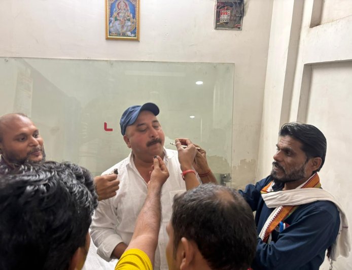 बिलासपुर में वरिष्ठ पत्रकार सम्मानीय अखलाख खान जी का जन्मदिन धूमधाम से मनाया गया, पत्रकार बंधुओं की रही खास उपस्थिति