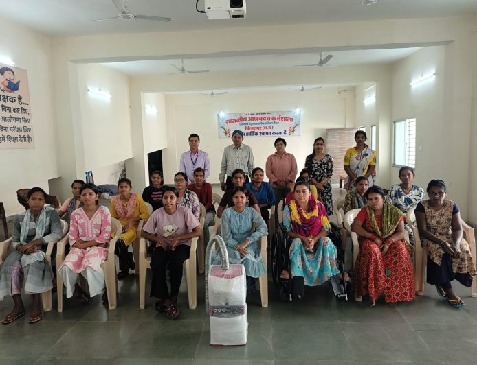 सीएसआर के तहत स्टेट बैंक ऑफ इंडिया का सराहनीय योगदान...दिव्यांग महिलाओं को मिली स्वच्छता सुविधा