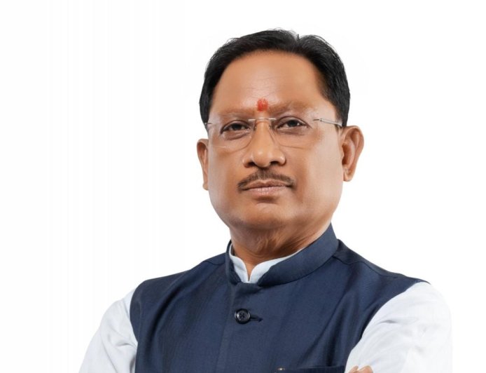 रायपुर : विशेष लेख :छत्तीसगढ़ में आदिवासी नेतृत्व गढ़ रहा है विकास के नए सोपान