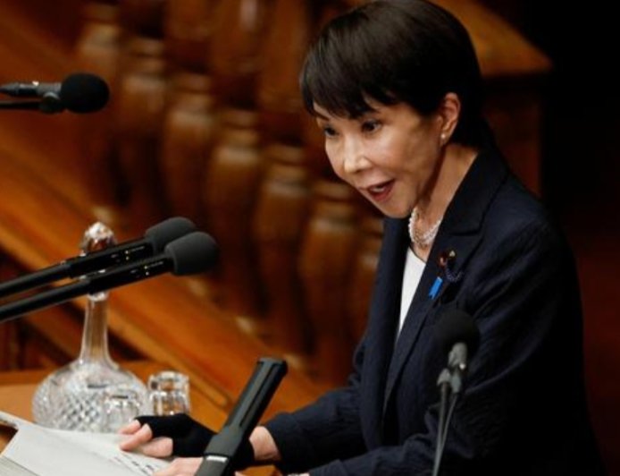 जापान के प्रधानमंत्री ताकाइची ने चीन के 'दबाव' की चेतावनी दी और सुरक्षा व्यवस्था में बड़े बदलाव का वादा किया।