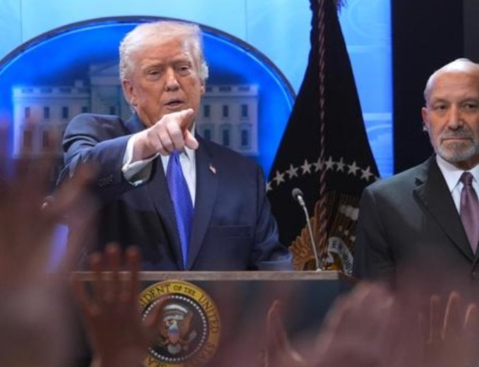 ट्रंप ने चेतावनी दी है कि वह सीमित हमले करने पर विचार कर रहे हैं, जबकि ईरानी राजनयिक का कहना है कि प्रस्तावित समझौता जल्द ही होने वाला है।