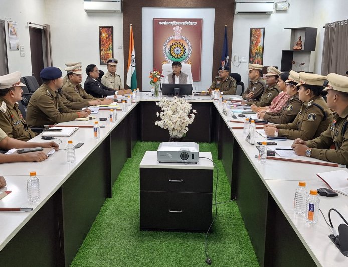 डीजीपी अरुण देव गौतम ने बिलासपुर में ली पुलिस अधिकारियों की बैठक, कानून-व्यवस्था और जांच गुणवत्ता पर दिए सख्त निर्देश