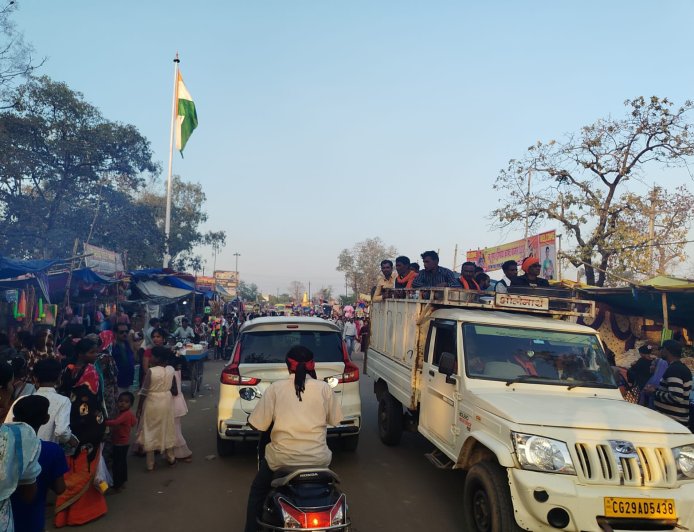 पाली मेला भीड़ में सक्रिय महिला जेब कतरा गैंग से सावधान रहने की अपील महाशिवरात्रि से शुरू हुए 15 दिवसीय मेले में कई लोग हुए चोरी के शिकार