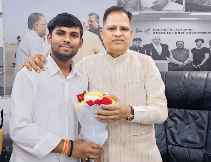 भाजयुमो उत्तर मंडल में तुषार साव बने मंत्री, संगठन ने सौंपी महत्वपूर्ण जिम्मेदारी...निष्ठा और सक्रियता को देखते हुए मिली जिम्मेदारी, नेताओं के प्रति जताया आभार