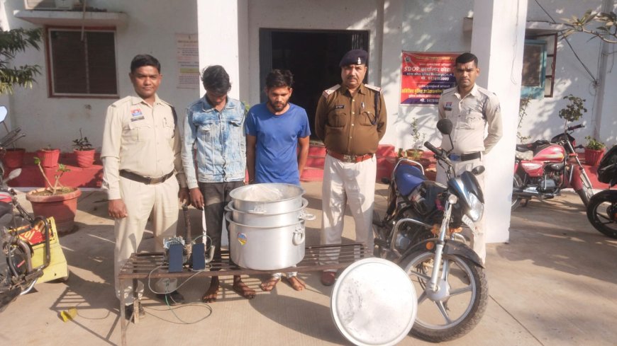 सूने मकान में चोरी करने वाले दो शातिर चोर घंटे में धराए, रतनपुर पुलिस की त्वरित कार्रवाई