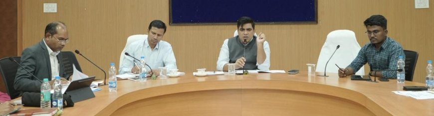 प्रधानमंत्री धन-धान्य कृषि योजना के प्रभावी क्रियान्वयन पर कलेक्टर कुणाल दुदावत ने ली विभागीय अधिकारियों की समीक्षा बैठक