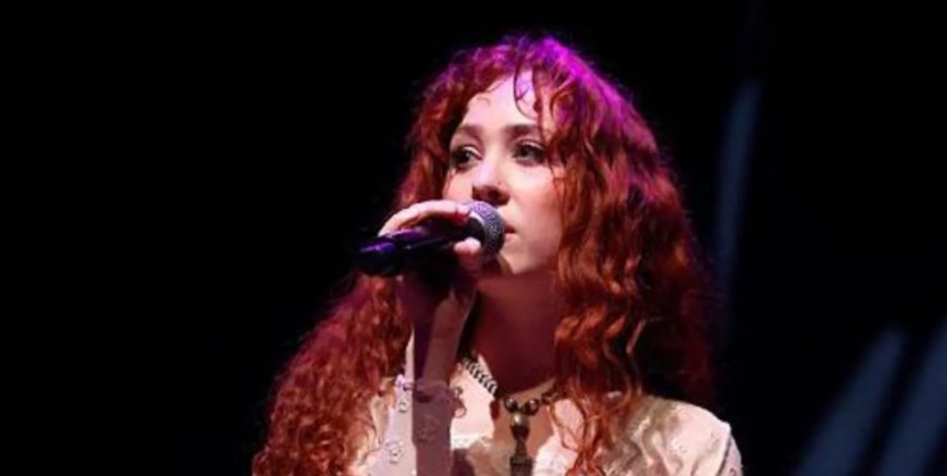 एपस्टीन विवाद के बाद चैपल रोआन ने केसी वासरमैन के नेतृत्व वाली टैलेंट एजेंसी छोड़ दी।