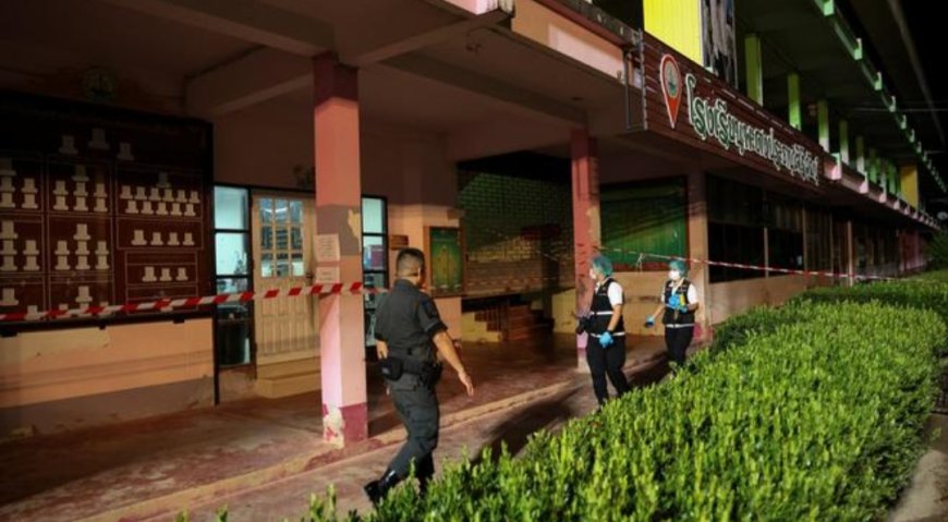 थाईलैंड में स्कूल में हुई गोलीबारी में एक शिक्षक की मौत हो गई।