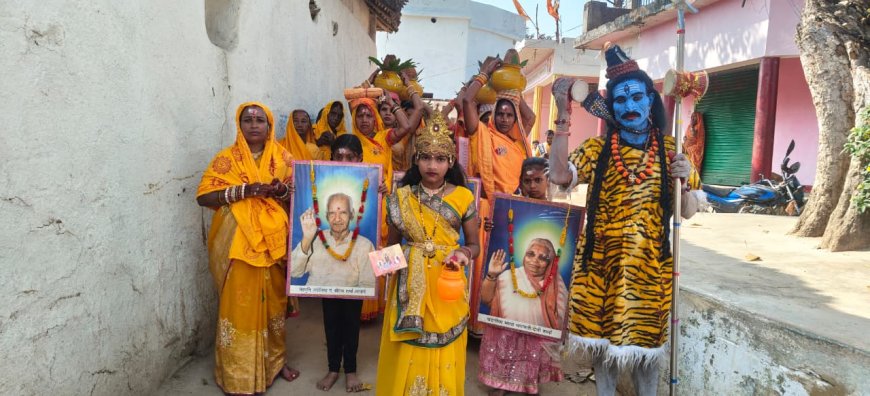 गायत्री यज्ञ महाकाल मंदिर प्रणप्रतिष्ठा के साथ कलश यात्रा शुरु
