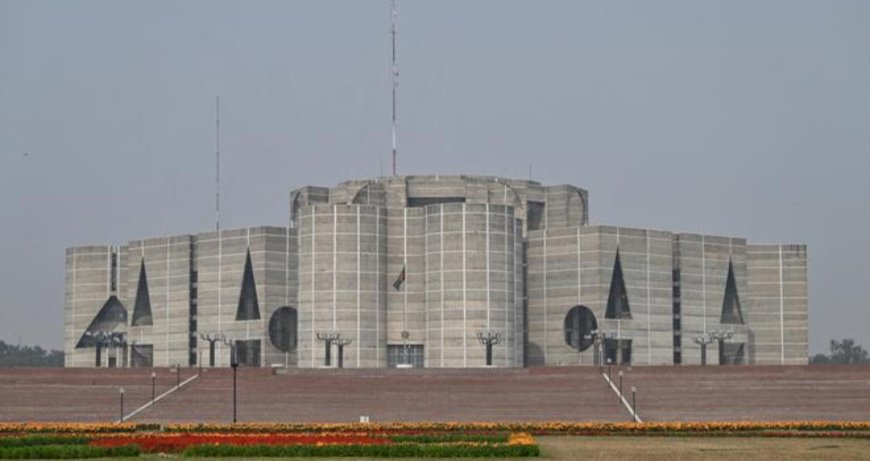 बीएनपी सदस्यों ने सांसद के रूप में शपथ ली; पार्टी का कहना है कि वे मौजूदा संविधान में बदलाव के लिए शपथ नहीं लेंगे।