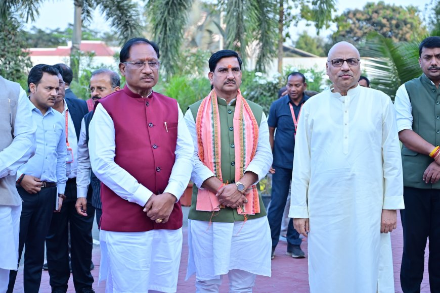 *केंद्रीय राज्य मंत्री तोखन साहू ने मुंगेली नाका स्थित संसदीय कार्यालय में किया जनदर्शन; मुख्य न्यायाधीश की माताजी को दी श्रद्धांजलि