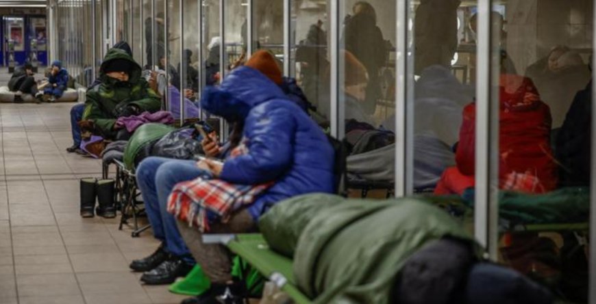 रूसी आक्रमण की वर्षगांठ से पहले यूक्रेन की राजधानी पर मिसाइलों से हमला किया गया