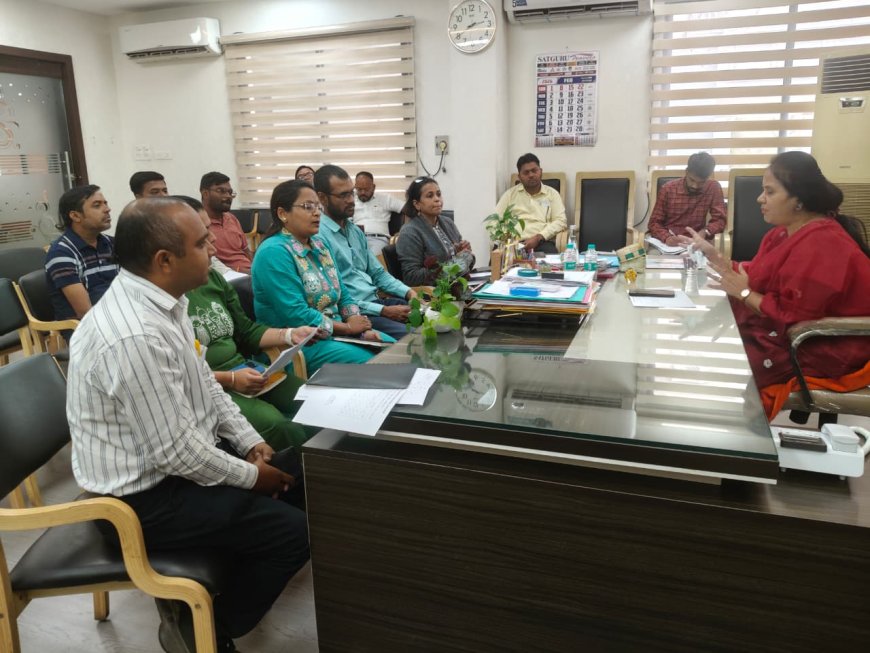 प्रधानमंत्री आवास योजना परिसरों में अधिकारियों का निरीक्षण...रहवासियों की समस्याओं का होगा त्वरित निराकरण - मीनल चौबे