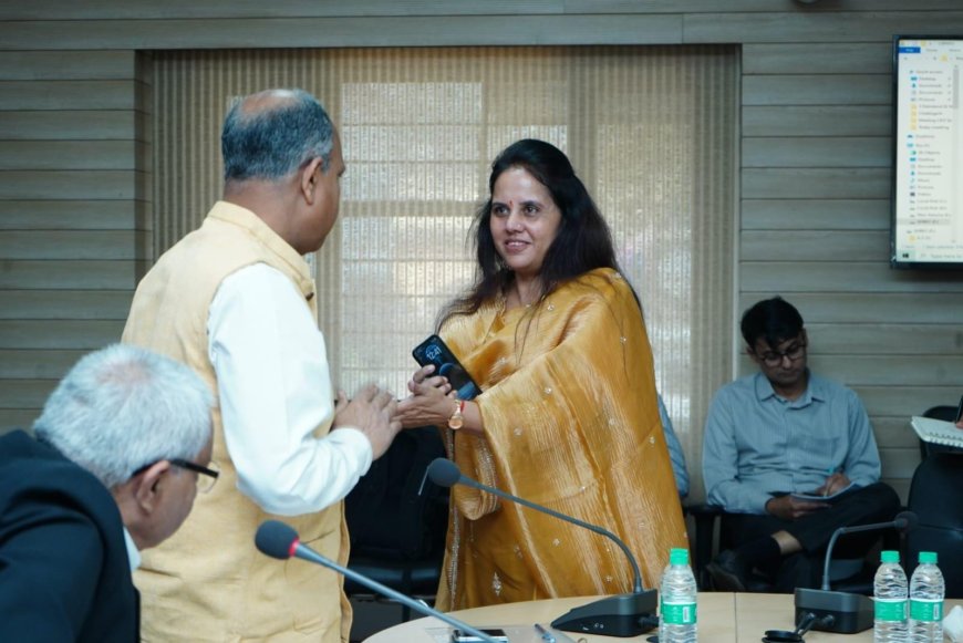 रायपुर नगर निगम एक जनसेवी संस्था है, जिसका उद्देश्य मुनाफा कमाना नहीं है...विद्युत नियामक आयोग नगर निगम रायपुर को ग्रास सब्सिडाइजेशन श्रेणी में ना रखे और व्यबसायिक दर श्रेणी से बाहर रखे