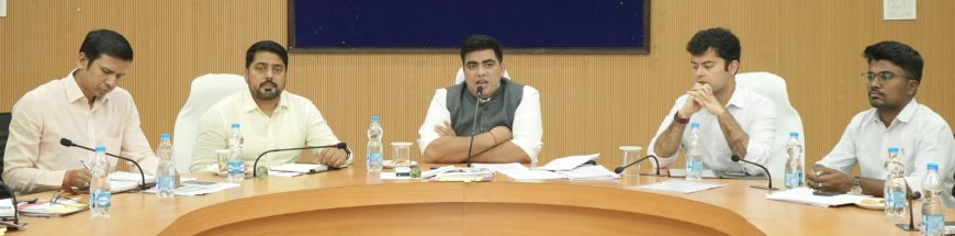 राशन दुकानों में खाद्यान्न का भंडारण और वितरण सुनिश्चित कराएंः कलेक्टर