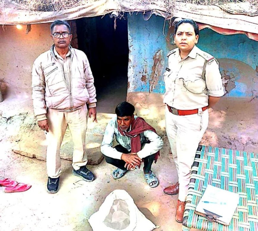 ग्राम कुकुसदा में 09 लीटर कच्ची महुआ शराब जब्त