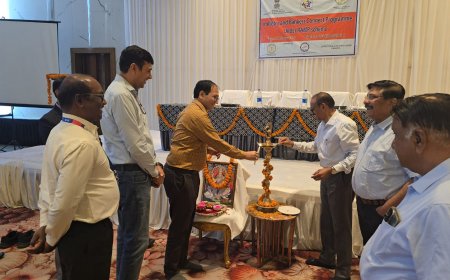 उद्योग–बैंकर संवाद कार्यशाला में समन्वय को नई दिशा...कलेक्टर की अध्यक्षता में एमएसएमई प्रकरणों की समीक्षा, लंबित मामलों के समयबद्ध निराकरण के निर्देश...युवाओं को स्वरोजगार एवं स्टार्टअप के लिए मिलेगा सशक्त मंच