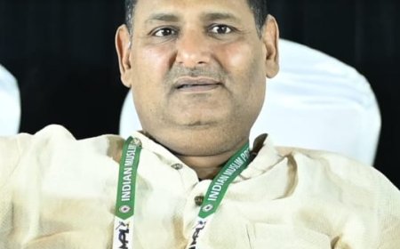 प्रदेश पेंनचाक सिलाट संघ की वार्षिक बैठक में छत्तीसगढ़ी योग आयोग के पूर्व सदस्य रविंद्र सिंह जी को सरक्षक नियुक्त किया गया।