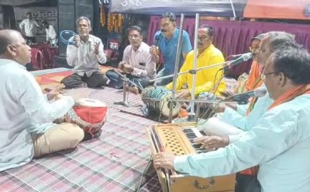 होली की उमंग में गूंजे फाग गीत, 10 मंडलियों ने दी मनमोहक प्रस्तुति...मध्य नगरी चौक में फाग प्रतियोगिता का भव्य आयोजन, पारंपरिक धुनों पर झूमे लोग