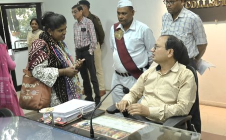 जनदर्शन में कलेक्टर ने सुनी आमजन की समस्याएं, त्वरित निराकरण के निर्देश