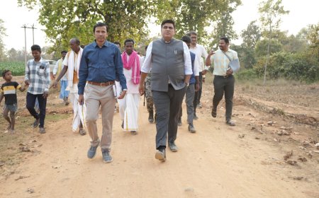 पुल निर्माण की मांग पर स्थल निरीक्षण कर परीक्षण कराने का दिया भरोसा