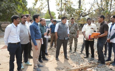 कलेक्टर ने निर्माणाधीन भवनों का किया निरीक्षण, ठेकेदार को नोटिस जारी करने के दिए निर्देश...गुणवत्तापूर्ण कार्य करने के निर्देश, धीमी प्रगति पर जताई नाराजगी