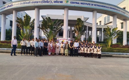 कोरबा जिला उपभोक्ता आयोग ने छात्र - छात्राओ को उपभोक्ता कानूनो की दी जानकारी