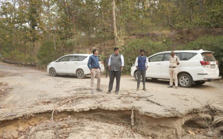 कोरबा कलेक्टर कुणाल दुदावत ने रुकवाया अपना वाहन, क्षतिग्रस्त सड़क देखकर दिए तत्काल मरम्मत के निर्देश