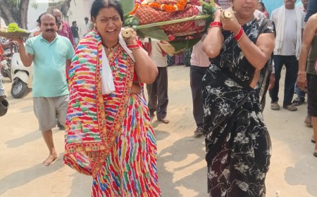 दो बेटियों ने दी मां को मुखाग्नि, परसाही गांव में रूढ़िवादी परंपरा को तोड़ा
