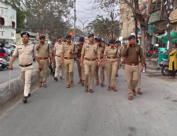 होली पर्व को लेकर बिलासपुर पुलिस अलर्ट: कानून - व्यवस्था की व्यापक समीक्षा...200 से अधिक जवानों के साथ संयुक्त फ्लैग मार्च