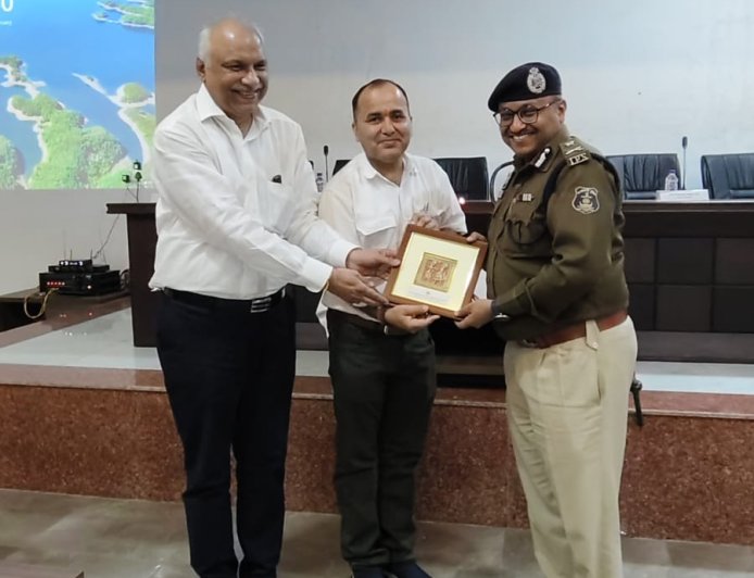 संस्थागत और औद्योगिक परिसरों में अग्नि सुरक्षा को लेकर प्रशासन गंभीर...राष्ट्रीय सुरक्षा दिवस पर तकनीकी व्याख्यान, प्रशिक्षण एवं जागरूकता पर जोर