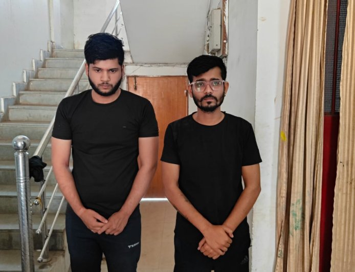 टोयोटा शोरूम के पास ट्रेलर रोककर लूटपाट, चकरभाठा पुलिस ने दो आरोपियों को किया गिरफ्तार