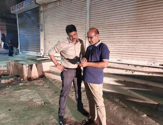 कार से 8 लाख रुपये से भरा बैग पार, व्यापार विहार में चोरी से हड़कंप