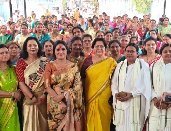 तेलुगू संयुक्त समाज महिला विंग ने मनाया अंतर्राष्ट्रीय महिला दिवस, होली मिलन में 400 से अधिक महिलाओं की सहभागिता