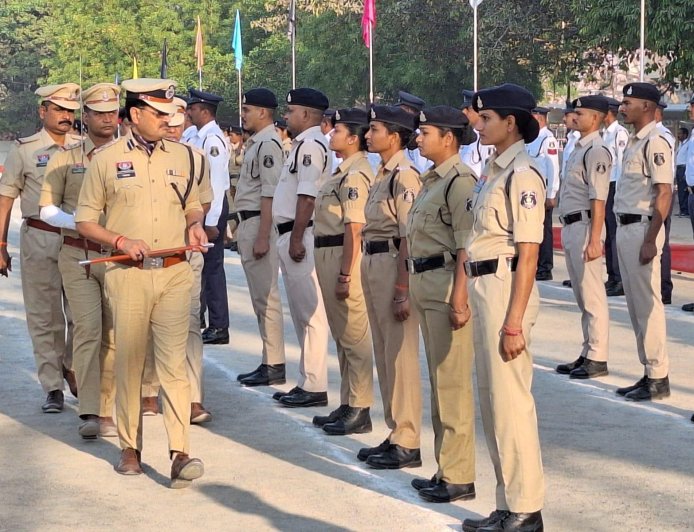 पुलिस उपनिरीक्षक/वरिष्ठ पुलिस अधीक्षक द्वारा पुलिस लाइन का वार्षिक निरीक्षण