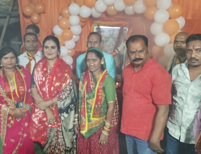 रतनपुर महामाया मंदिर में उमड़ी श्रद्धालुओं की भीड़, पदयात्रियों की सेवा में जुटे समाजसेवी