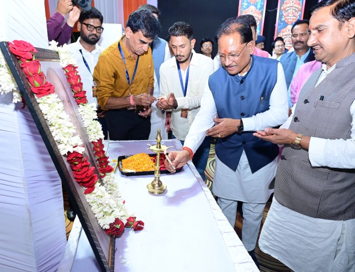 मुख्यमंत्री विष्णु देव साय की मौजूदगी में लखीराम अग्रवाल टी-20 का भव्य समापन, स्टेडियम में उमड़ा क्रिकेट प्रेमियों का जनसैलाब