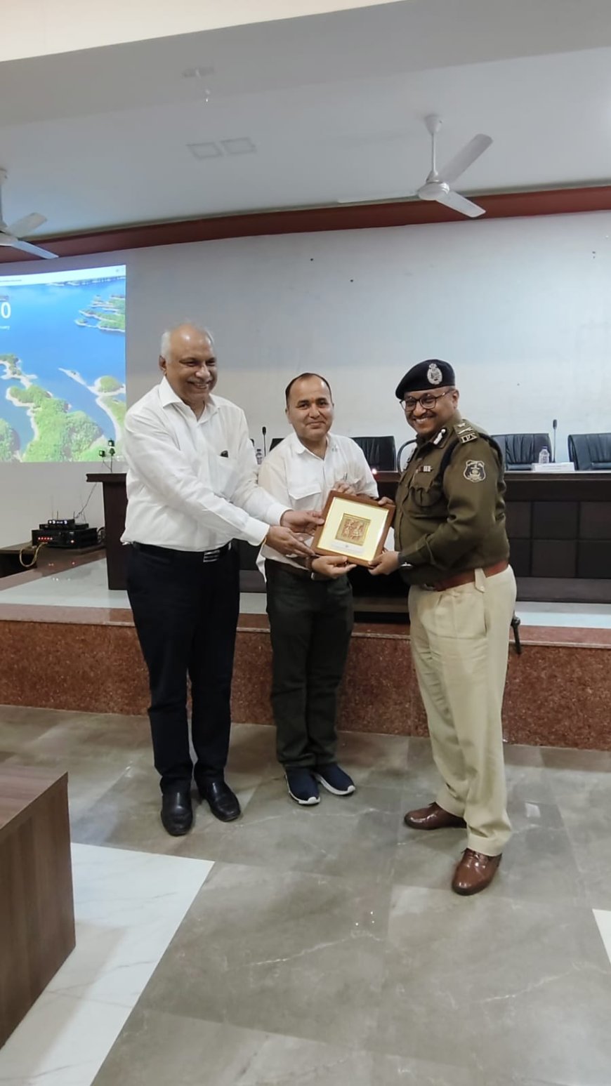 संस्थागत और औद्योगिक परिसरों में अग्नि सुरक्षा को लेकर प्रशासन गंभीर...राष्ट्रीय सुरक्षा दिवस पर तकनीकी व्याख्यान, प्रशिक्षण एवं जागरूकता पर जोर