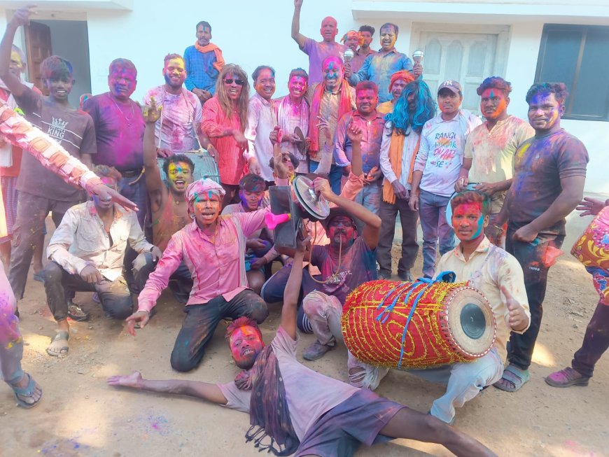 ग्राम पंचायत बोईदा में मांदर-नगाड़े की गूंज, होली पर्व पर सरपंच संजय राज ग्रामीणों संग झूमे