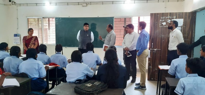 पीएमश्री सेजेस करतला का औचक निरीक्षणः कलेक्टर कुणाल दुदावत ने दिए व्यवस्थाओं में सुधार के सख्त निर्देश