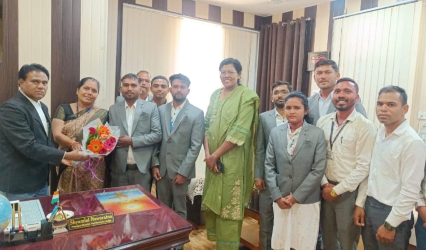 विधिक सेवा प्राधिकरण अंतर्गत पैरालीगल वालेंटियरों की मासिक बैठक आयोजित